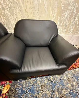 Продаются кожаные диваны и кресла 1
