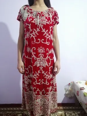Продаётся платье с брюками и платком 1