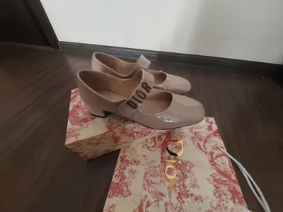 Аёллар оёқ кийими Dior 1