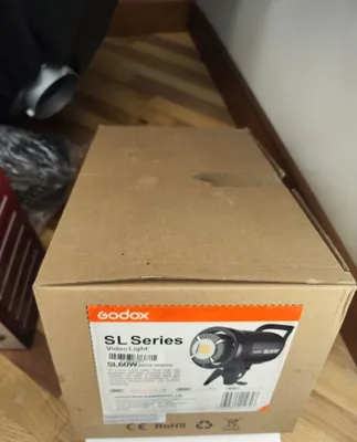 Продам комплект постоянного света Godox SL60W + Штатив + Зонт 1