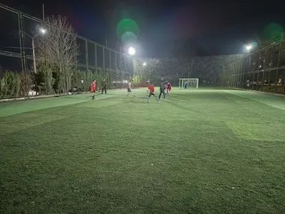 Futbol polya yunsobod