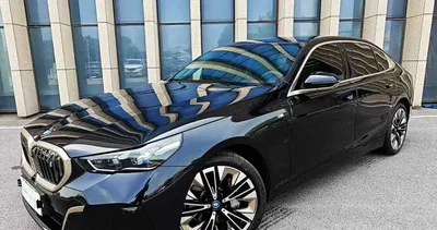 BMW i5 50L xDrive — Лимузинный комфорт и динамика спорткара 1