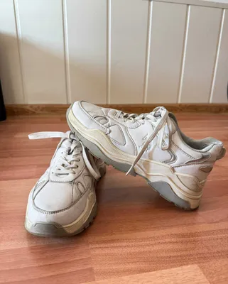 Ayollar krossovkalari USPA 1