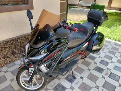 NMax maxiskuteri sotiladi 1