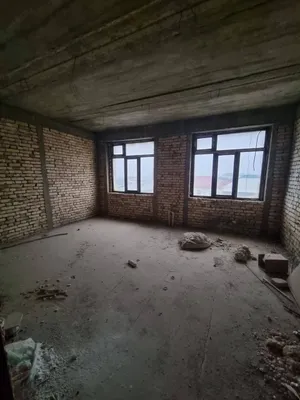 Продаётся квартира на 4-м этаже, 3 комнаты, в городе Навои 1