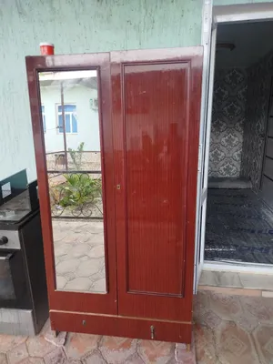 Срочно продаётся шкаф, состояние очень хорошее, есть зеркала