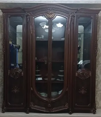Продаётся сервант
