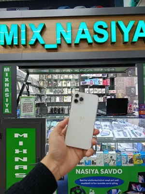 iPhone 11 Pro 1