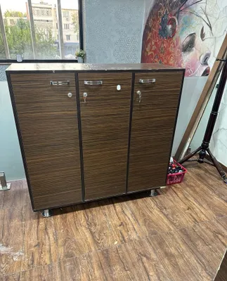 Продается оборудование для салона красоты. 1