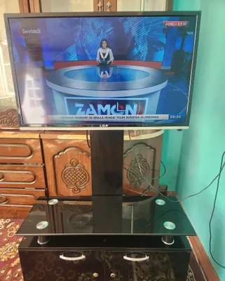Телевизор 32 дюйма продаётся с подставкой 1