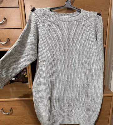 «Bershka» koftasi, trikotaj, yelkalari ochiq, M o‘lcham 1
