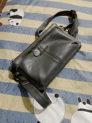 сумочка серого цвета через плечо 1