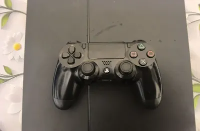 1 TB xotirali PlayStation 4, joystik va 6 ta o‘yin bilan 1