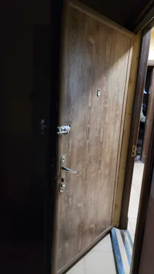ikkita kirish uchun metall eshik va bitta xonalararo eshik 1
