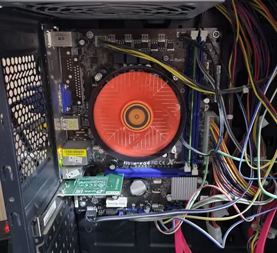 Materinski plata h61+ core i32100+ddr 4gb 1600 1