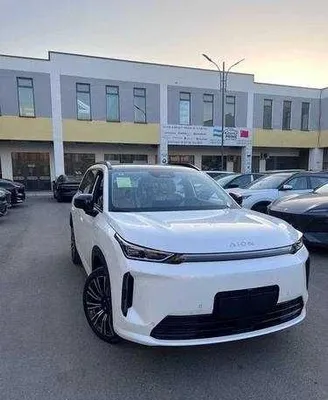 GAC Aion i60 EV 530, белый/чёрный, белый кузов/чёрный салон, гибрид GAC 1