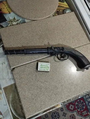 Продам сувенирный пистолет