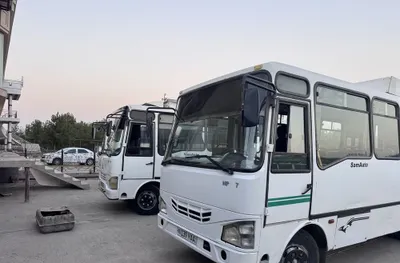 Автобус Isuzu 2014 года 1