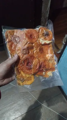 Qizil pashshaqo‘zi qo‘ziqorinining quritilgan qalpoqchalari 1