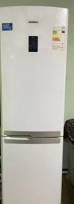 Холодильник Samsung 330 л 1