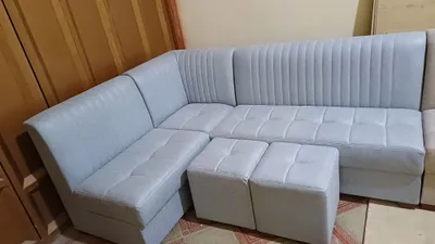 Кухонный уголок 200 см × 150 см, 2 пуфика