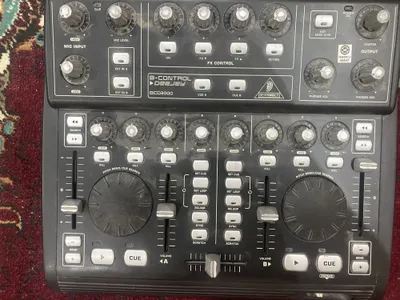 Behringer B-CONTROL DEEJAY BCD3000 — DJ-kontroller 1