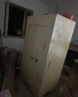 Сейф, тяжёлый металл, толстый