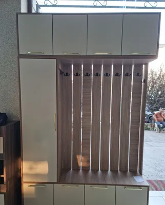 Прихожая, ширина 1,50 м, высота 2,40 м