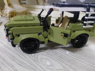 Range Rover Defender o'yinchoq mashinasi. 1