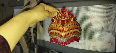 Продаётся красная диадема 1