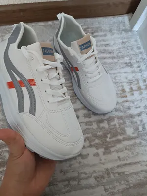 Yangi krossovka 38 razmer 1