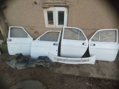 Volga eshiklar orqa kapot tarpeda