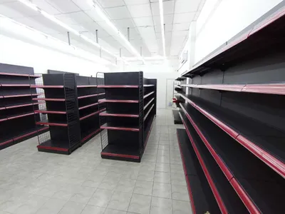 Металлическая полка, прилавок — в наличии 1
