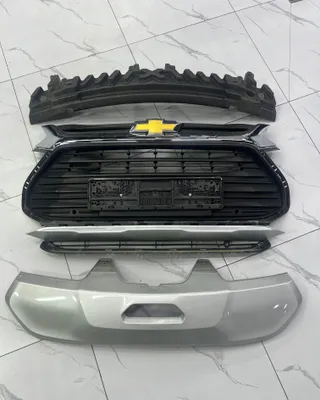 Продаётся заводская передняя и задняя облицовка для Trekker