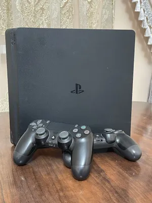 Playstation 4 slim 1
