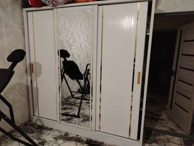 Спальный гарнитур: шкаф, 2 тумбы и трюмо 1
