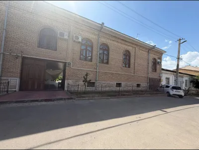 uy sotiladi 8 sotix 15 xona Zangiota tumanida 1