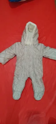 Продаётся зимний комбинезон. До 1 года 1