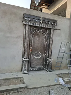 Darvoza restavratsiya qilamiz tamirlaymiz kiraskalash xizmati bor. 1