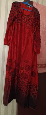 Kiyim qizil rang