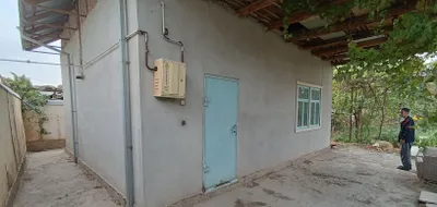 Продаётся загородный дом, 300 метров от завода НМЗ. В дачном массиве «Урожайный». Срочно нужны деньги 1