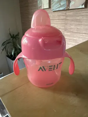 Поильник Avent как новый