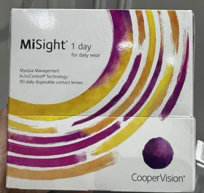 Bir kunlik CooperVision MiSight 1 day linzalari −6.00 1