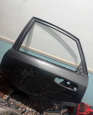 Jentra chap orqa eshik