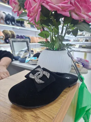 ayollar oyoq kiyimi