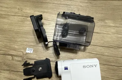 Sony videokamerasi Zeiss + aksessuarlar