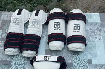 Taekvondo uchun himoya to‘plami: qo‘l va oyoq himoyasi 1