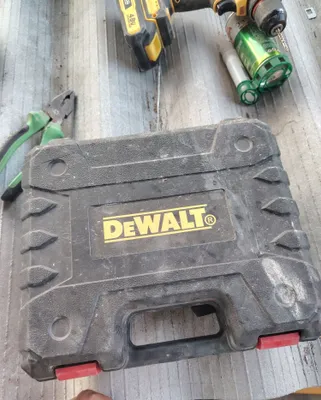 Продаётся шуруповёрт DeWalt в хорошем состоянии 1