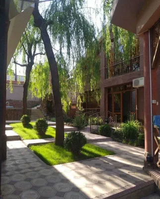 Charvakda 6,4 sotixli dala hovli sotiladi 1
