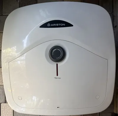 Ariston 30 litrli boiler, Italiya 1